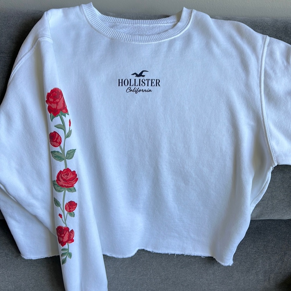 Hollister cropped sweatshirt size M medium. Flawless color!